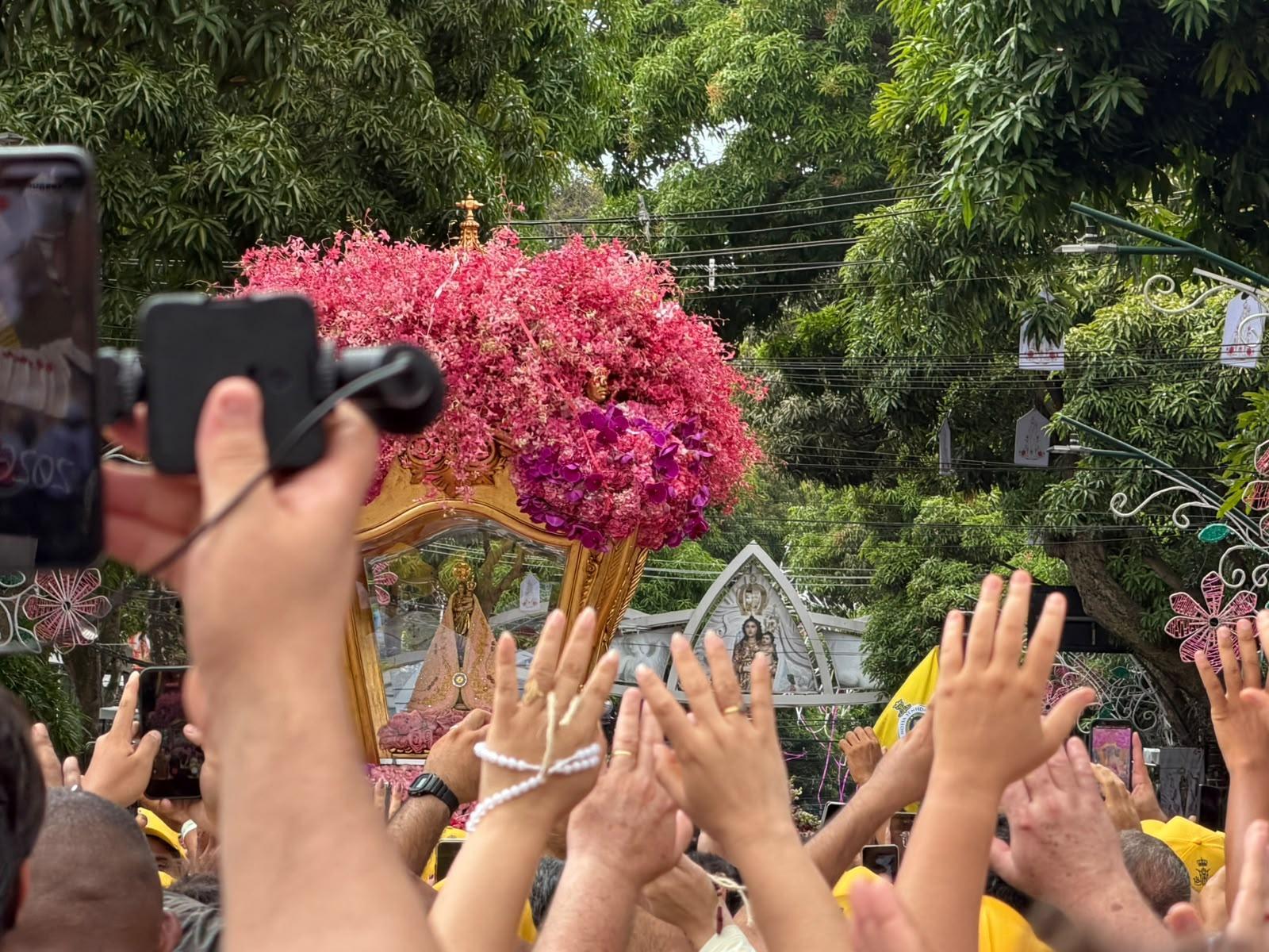 Berlinda com a Imagem Peregrina de Nossa Senhora de Nazaré
